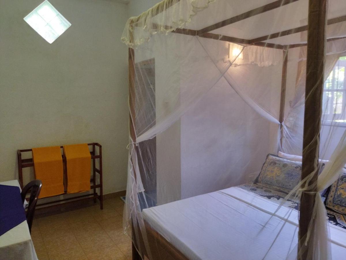 Rusara Guest Home Уелигама Екстериор снимка