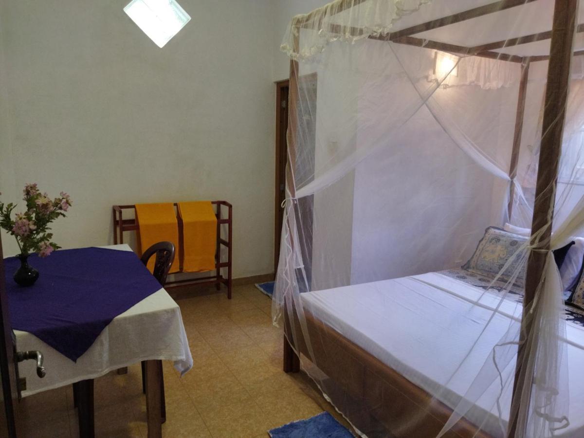 Rusara Guest Home Уелигама Екстериор снимка