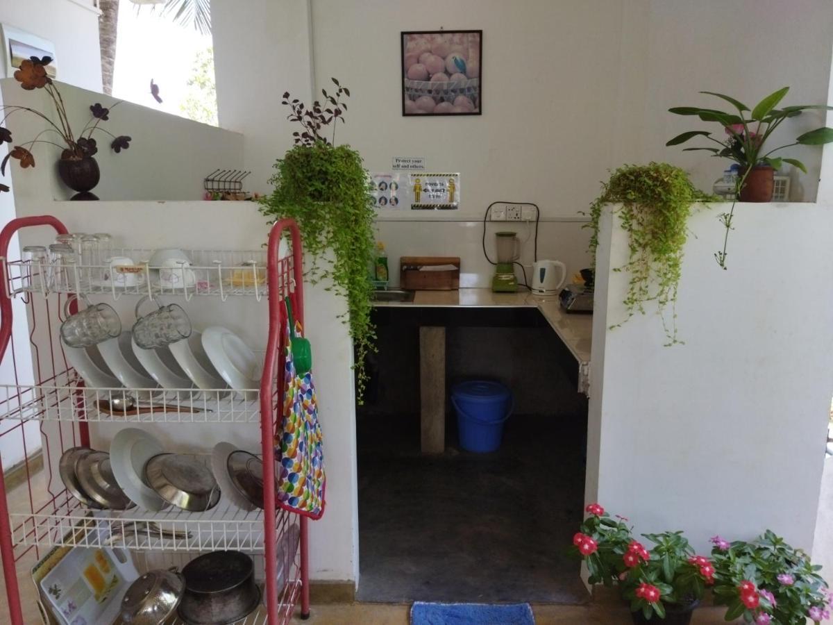 Rusara Guest Home Уелигама Екстериор снимка