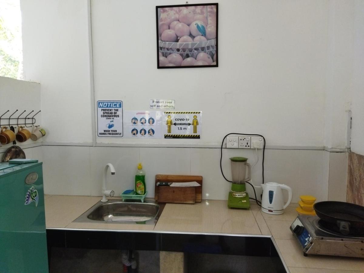Rusara Guest Home Уелигама Екстериор снимка