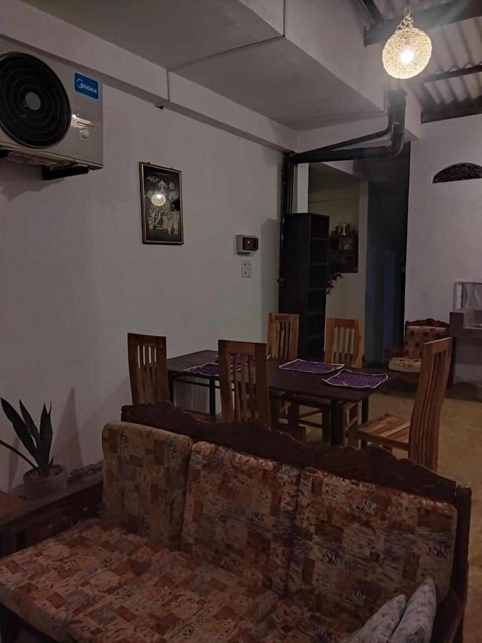 Rusara Guest Home Уелигама Екстериор снимка
