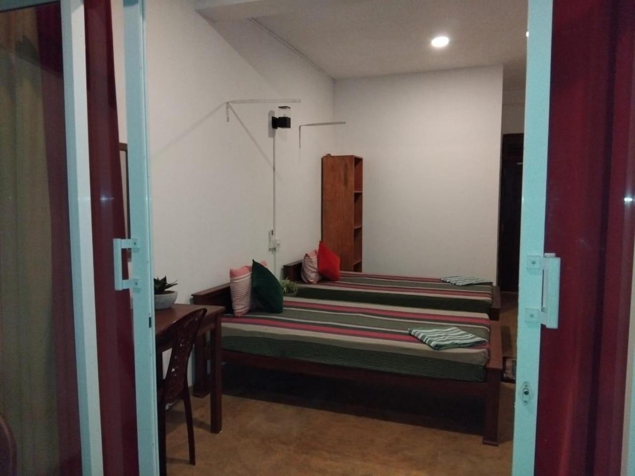Rusara Guest Home Уелигама Екстериор снимка