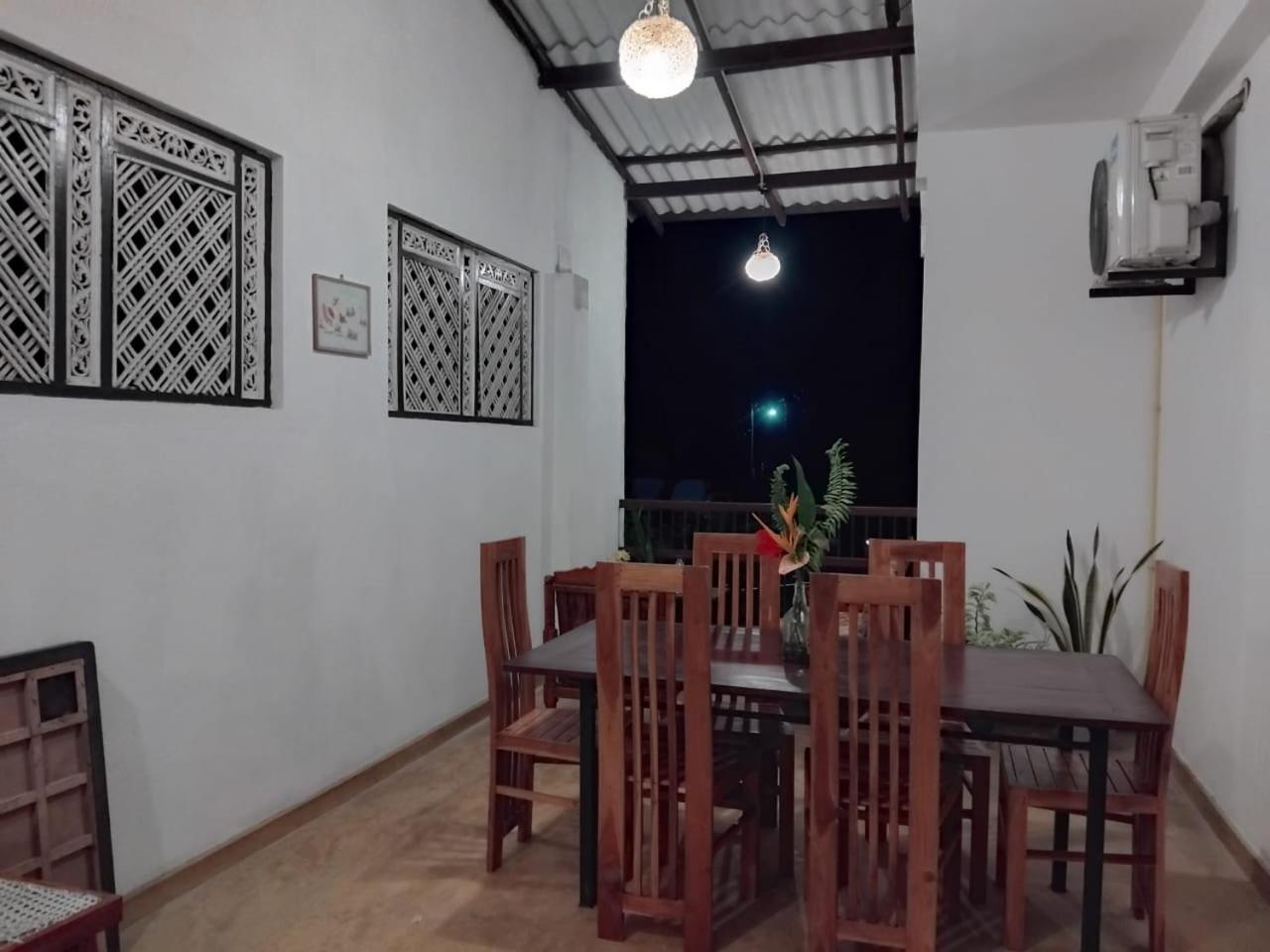 Rusara Guest Home Уелигама Екстериор снимка