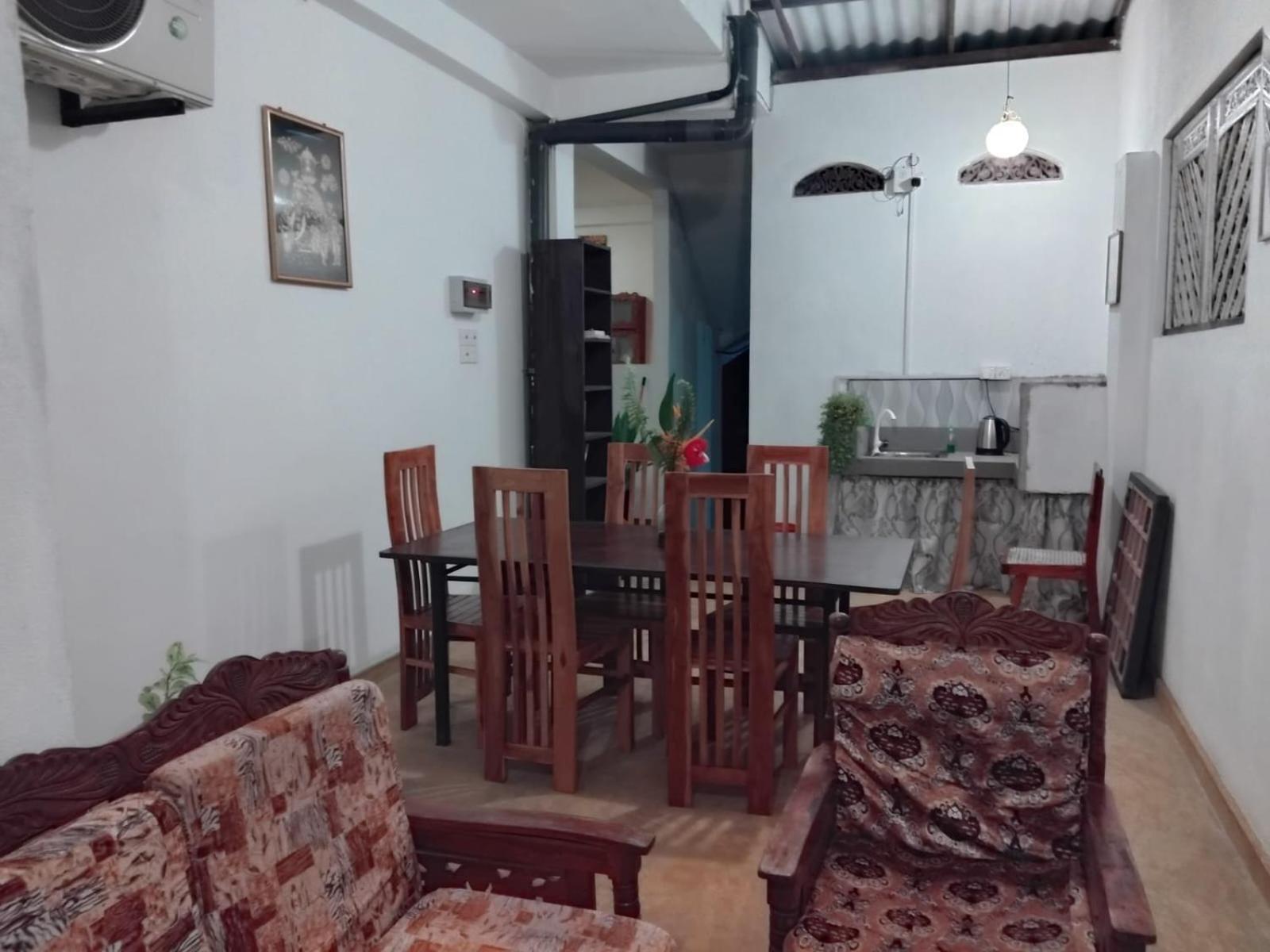 Rusara Guest Home Уелигама Екстериор снимка