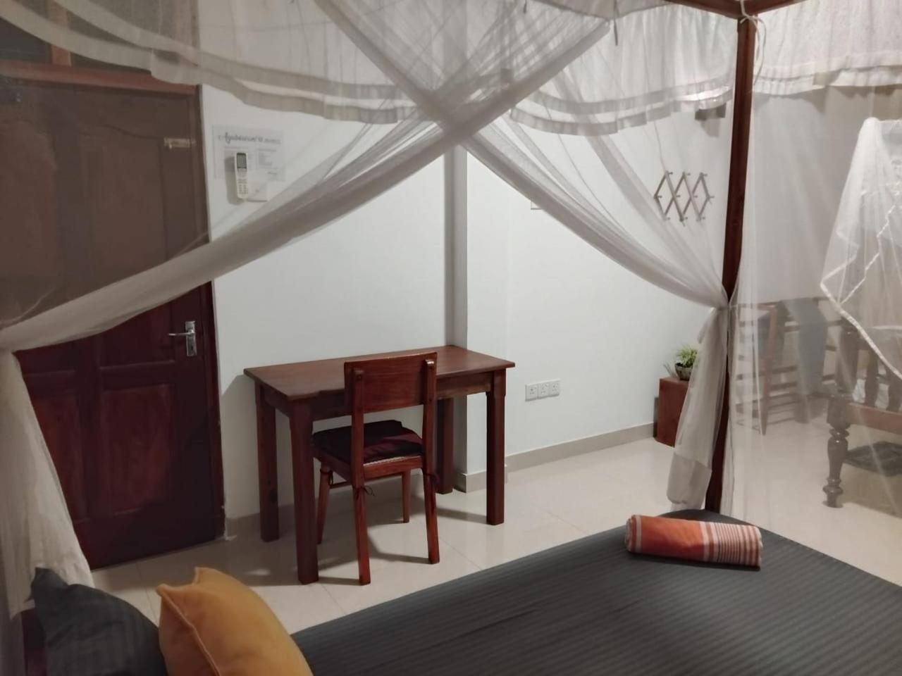 Rusara Guest Home Уелигама Екстериор снимка