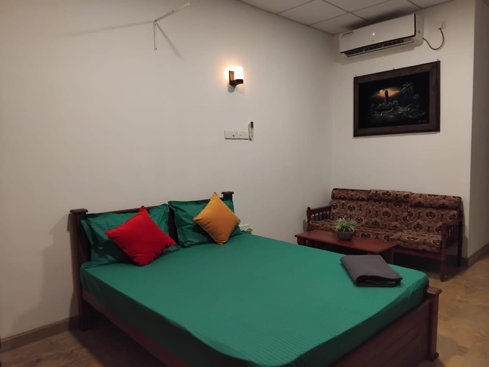 Rusara Guest Home Уелигама Екстериор снимка