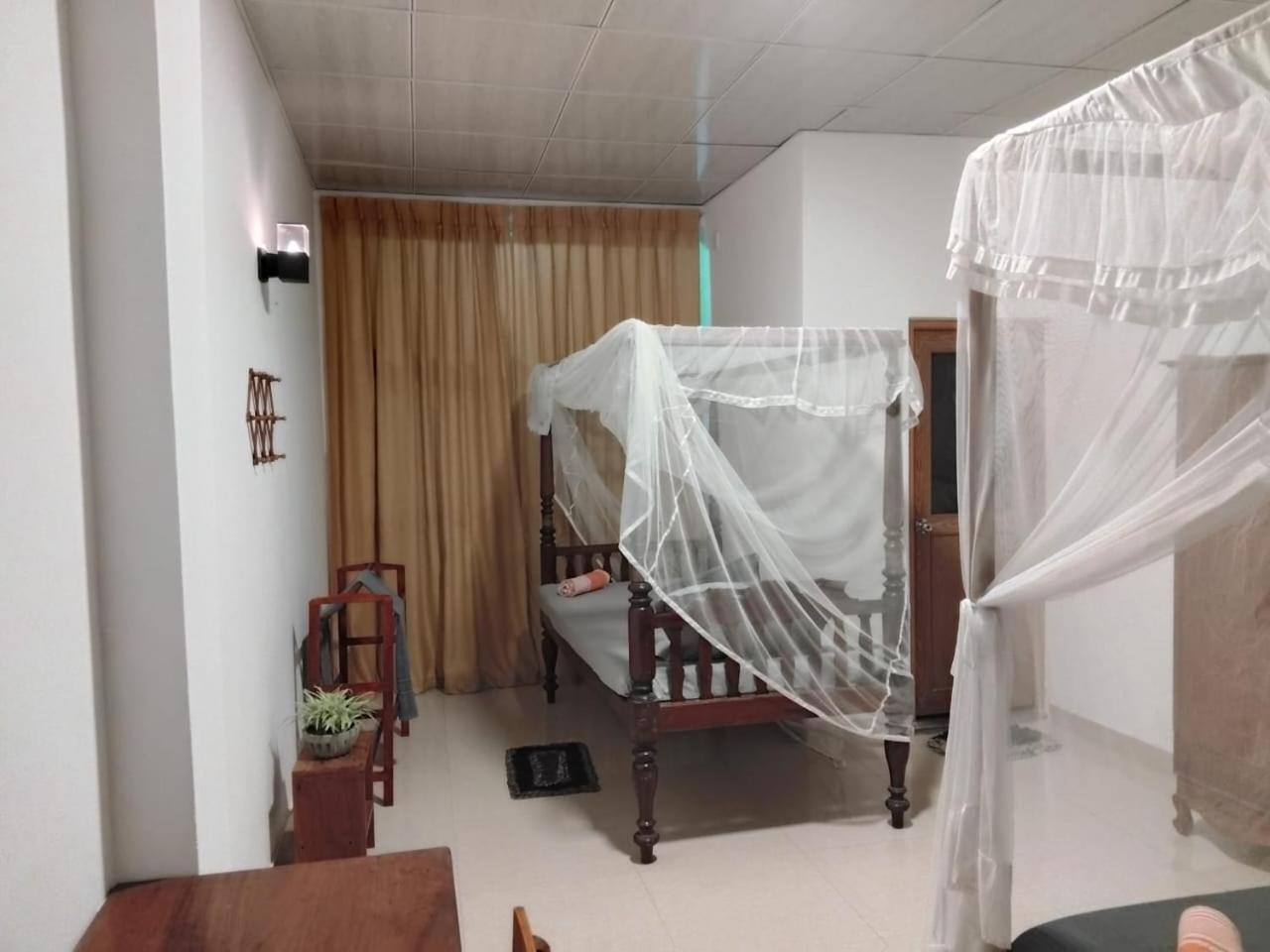 Rusara Guest Home Уелигама Екстериор снимка