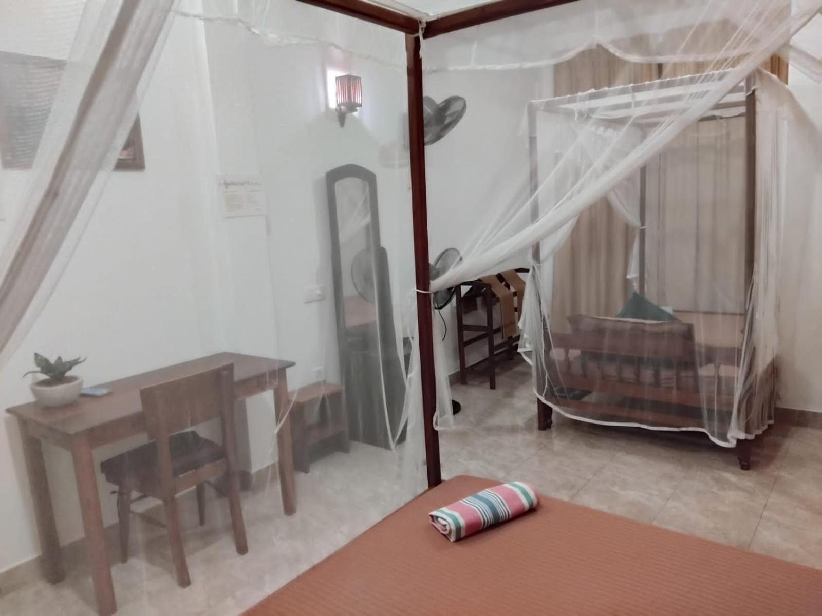 Rusara Guest Home Уелигама Екстериор снимка