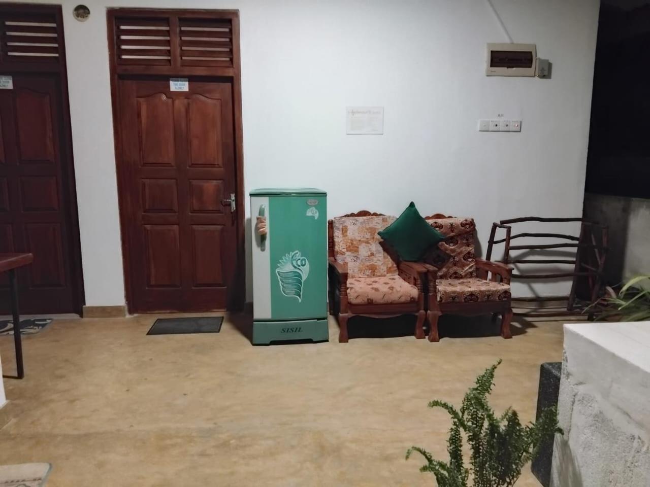Rusara Guest Home Уелигама Екстериор снимка